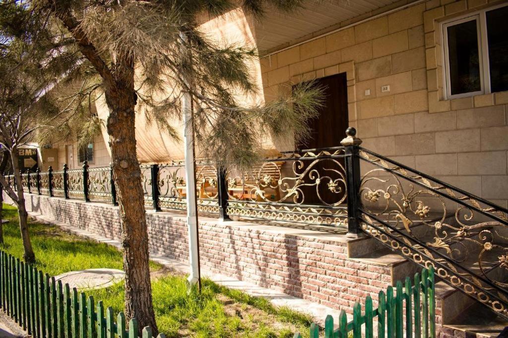 בישקק Galeon Hotel מראה חיצוני תמונה