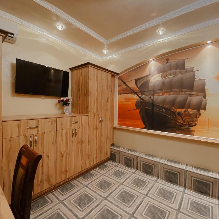 בישקק Galeon Hotel מראה חיצוני תמונה