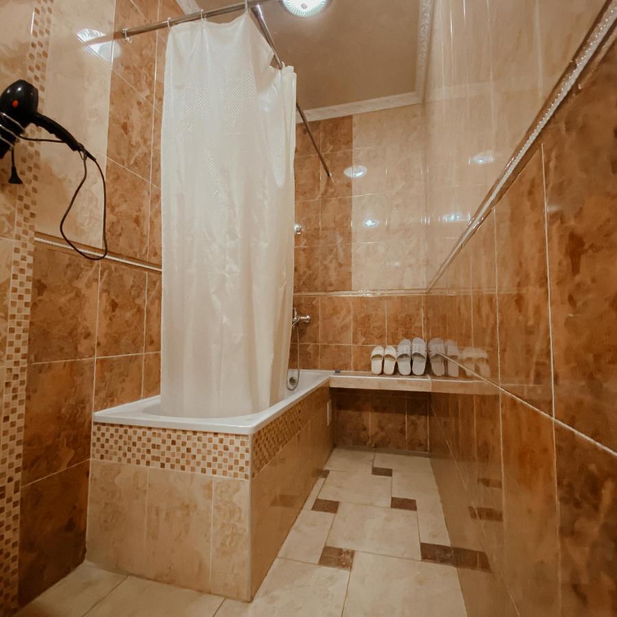 בישקק Galeon Hotel מראה חיצוני תמונה