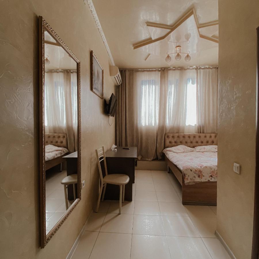 בישקק Galeon Hotel מראה חיצוני תמונה