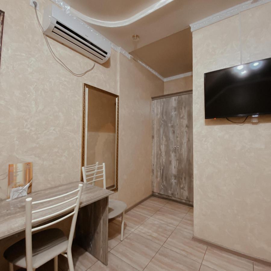בישקק Galeon Hotel מראה חיצוני תמונה