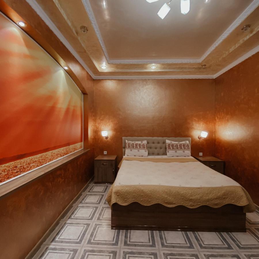 בישקק Galeon Hotel מראה חיצוני תמונה