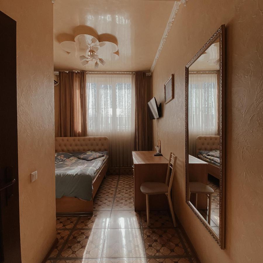 בישקק Galeon Hotel מראה חיצוני תמונה