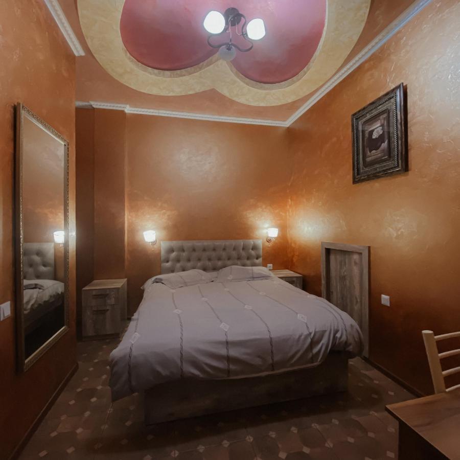 בישקק Galeon Hotel מראה חיצוני תמונה