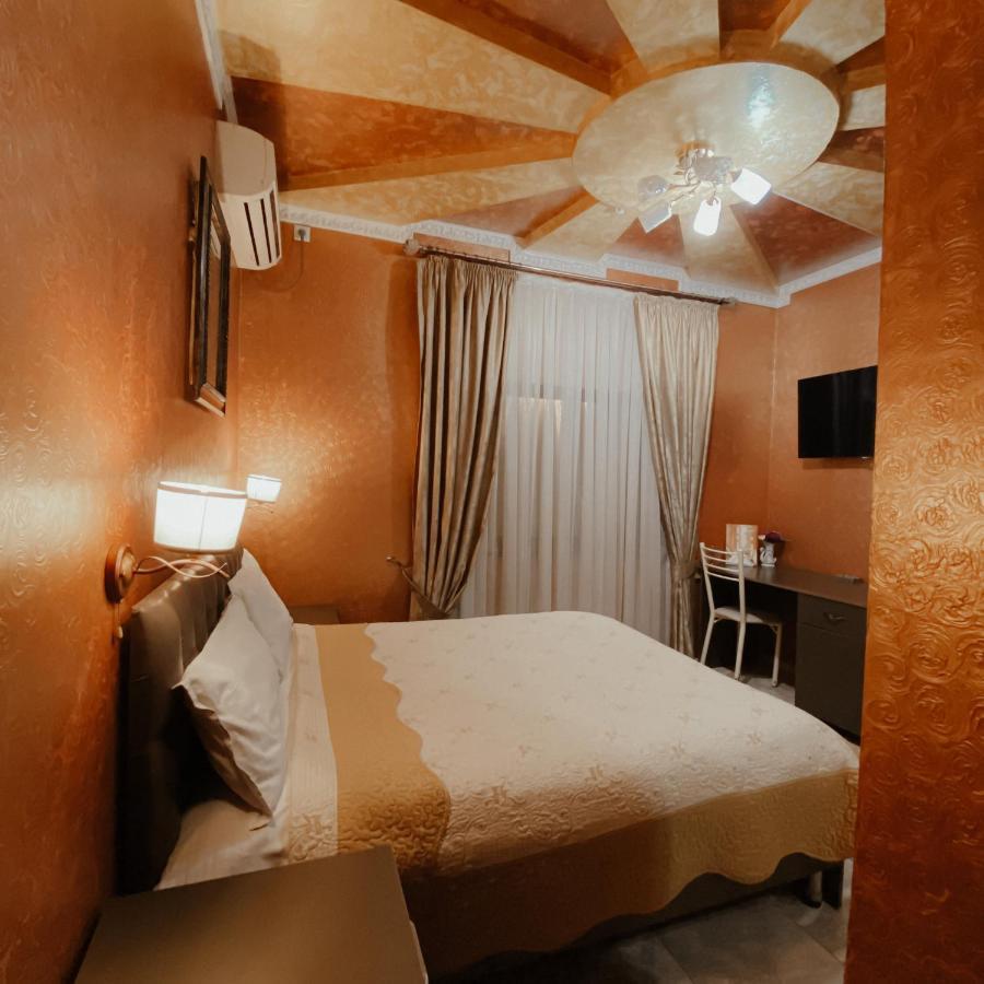בישקק Galeon Hotel מראה חיצוני תמונה
