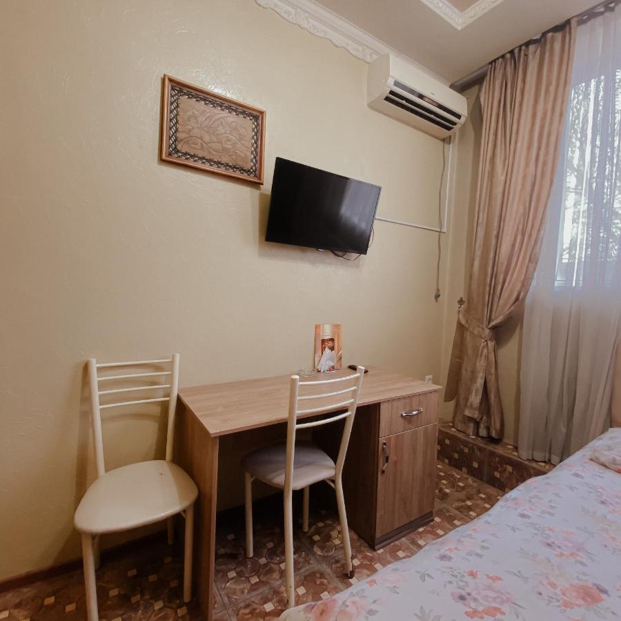 בישקק Galeon Hotel מראה חיצוני תמונה