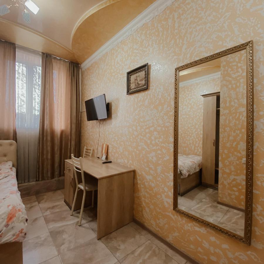 בישקק Galeon Hotel מראה חיצוני תמונה