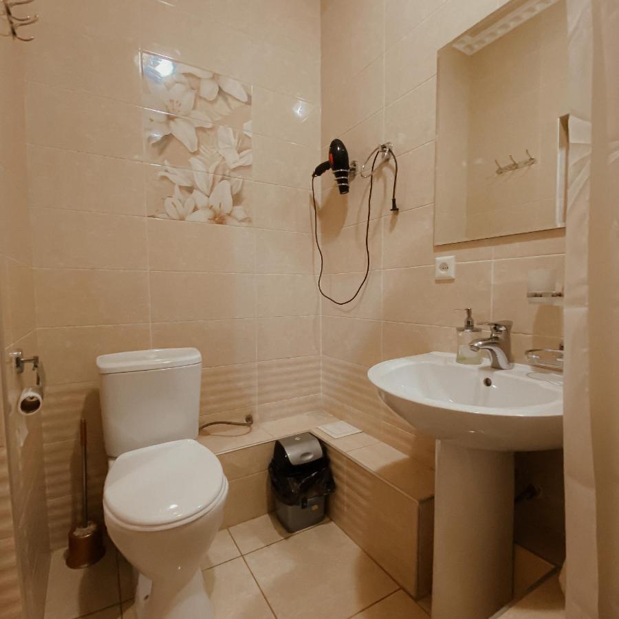 בישקק Galeon Hotel מראה חיצוני תמונה