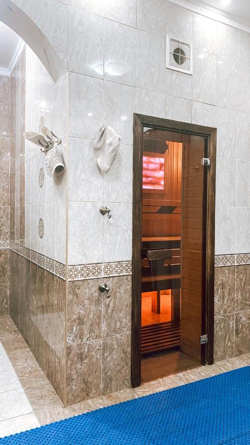 בישקק Galeon Hotel מראה חיצוני תמונה