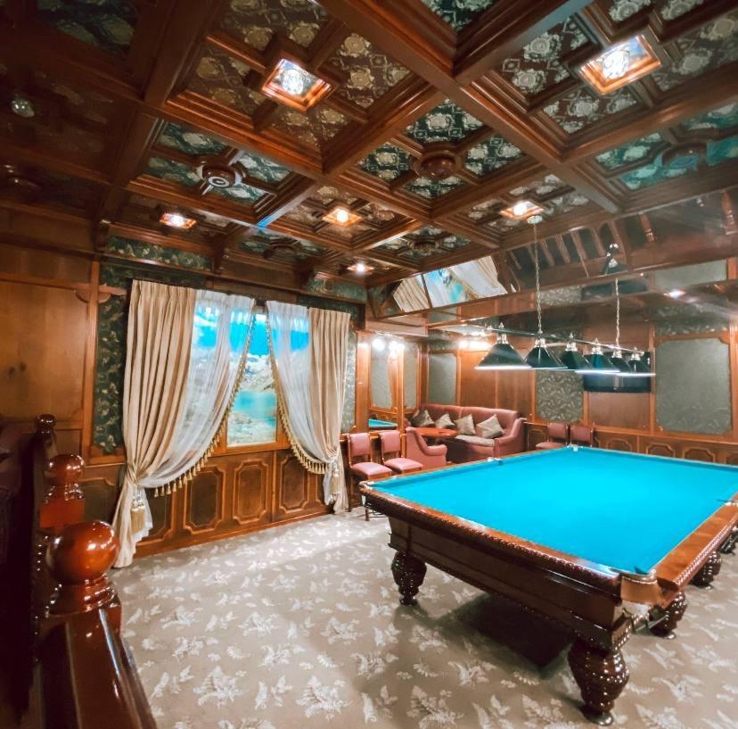 בישקק Galeon Hotel מראה חיצוני תמונה