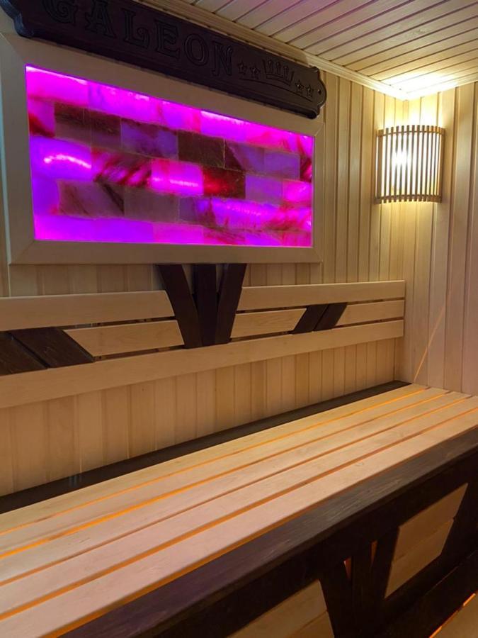 בישקק Galeon Hotel מראה חיצוני תמונה